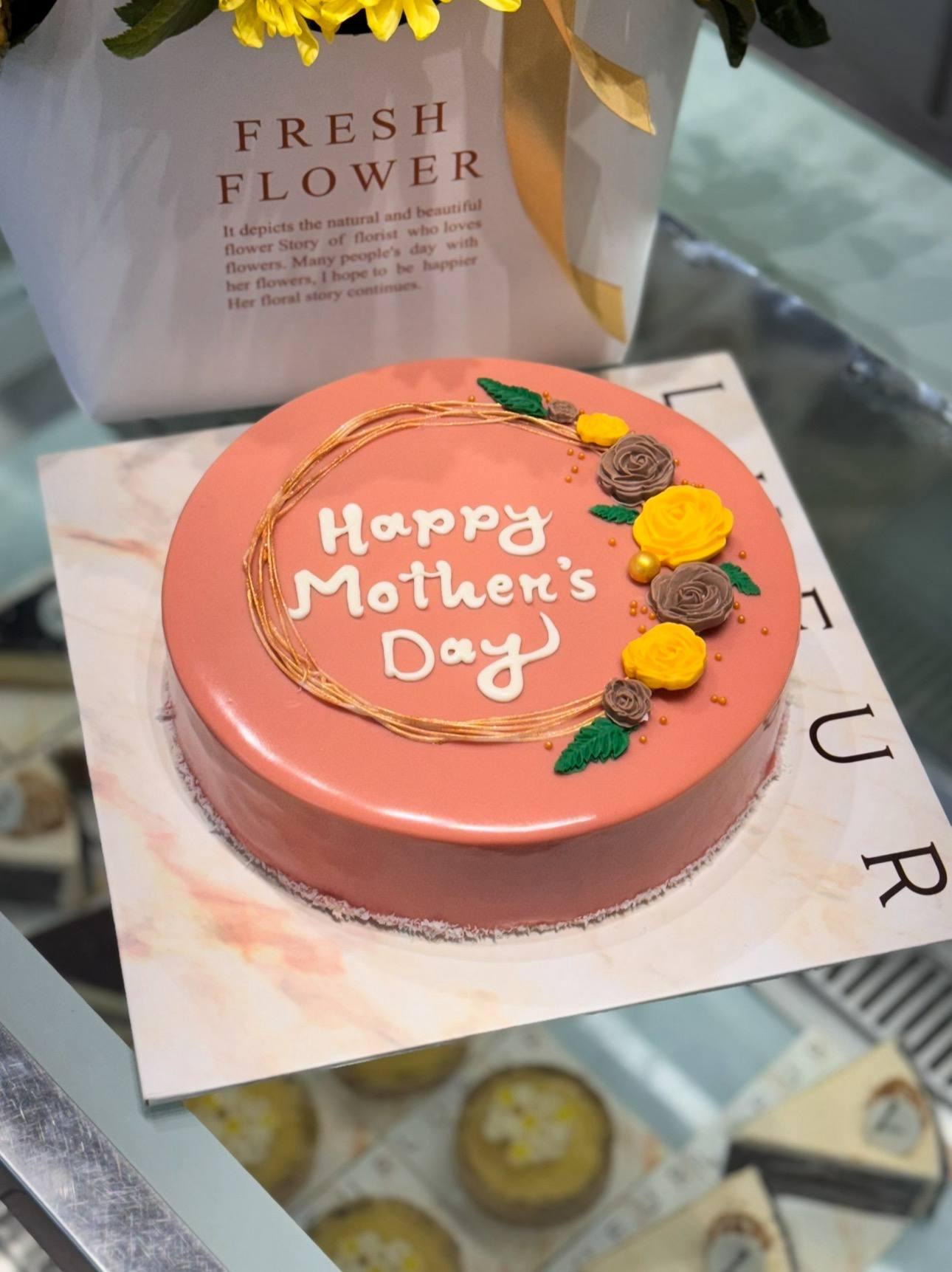 Mother's Day Special (White Forest) 500/1000 gram